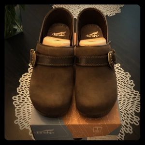 New, Never Worn, Dansko Nubuck Women’s Clogs